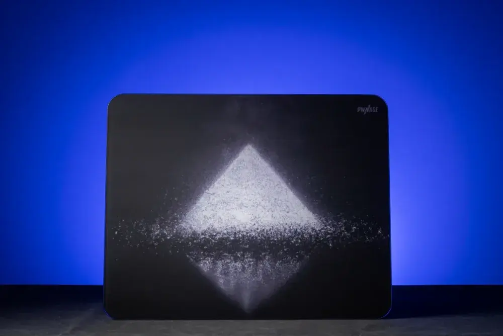 Pwnage Ultra Glide Pyramid ガラスマウスパッド 430×340mm